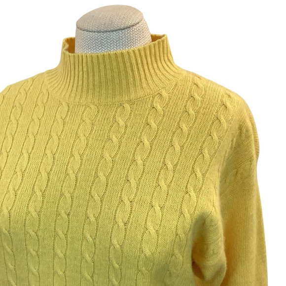 Design Assets Sweater Cable Knit Lambswool  Hong Kong Yellow - Picture 5 of 9